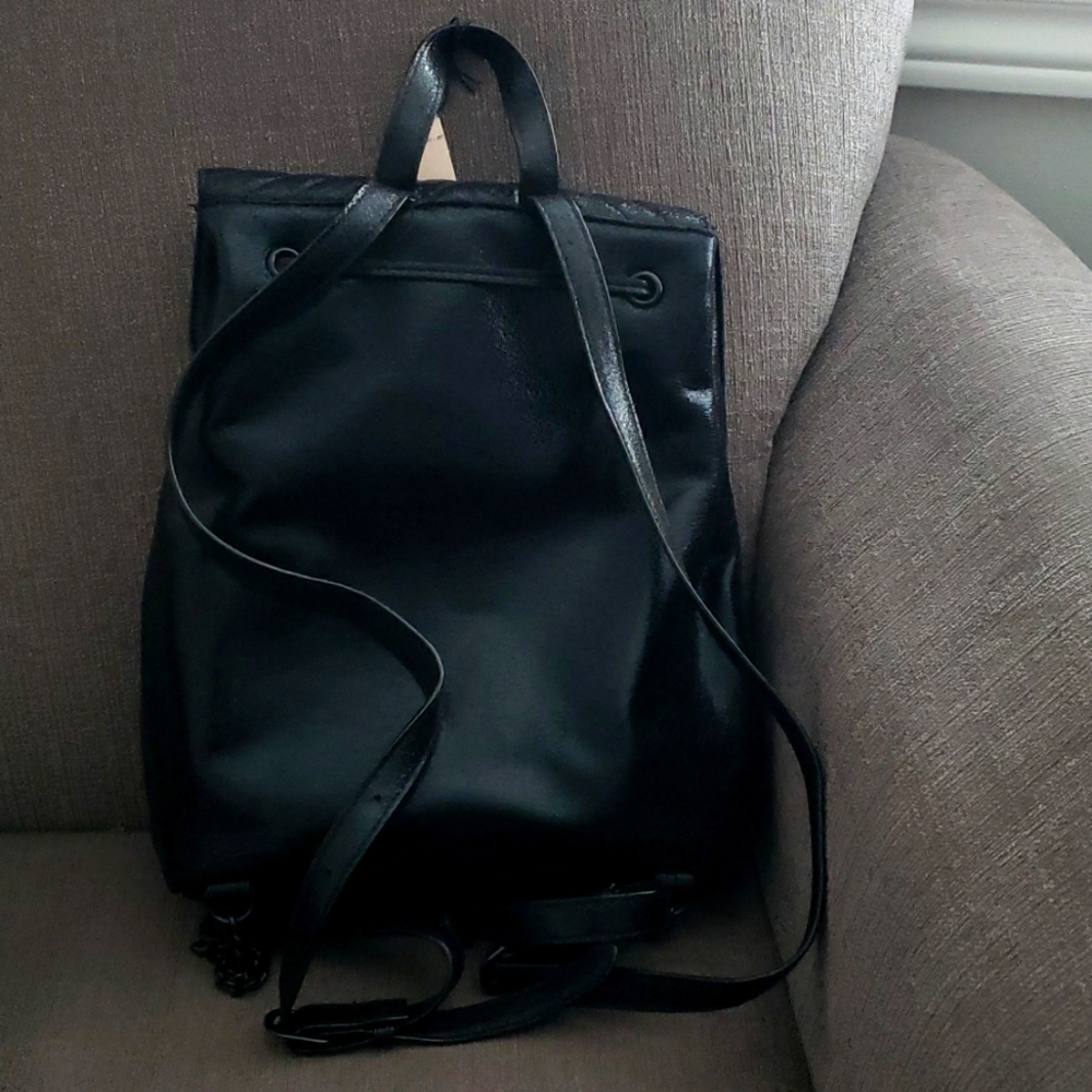 VS Backpack - Picture 2 of 4